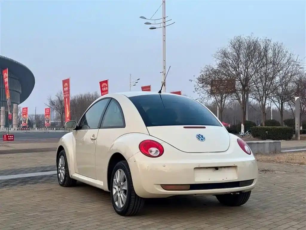 2010 Volkswagen Beetle 1.6 AT — миниатюра 6