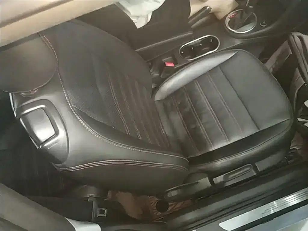 2015 Volkswagen Beetle 180TSI — миниатюра 25