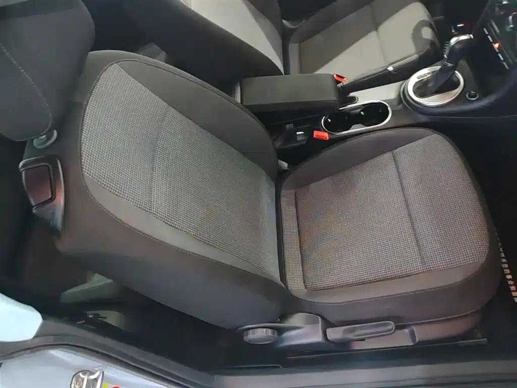 2015 Volkswagen Beetle 180TSI — миниатюра 25