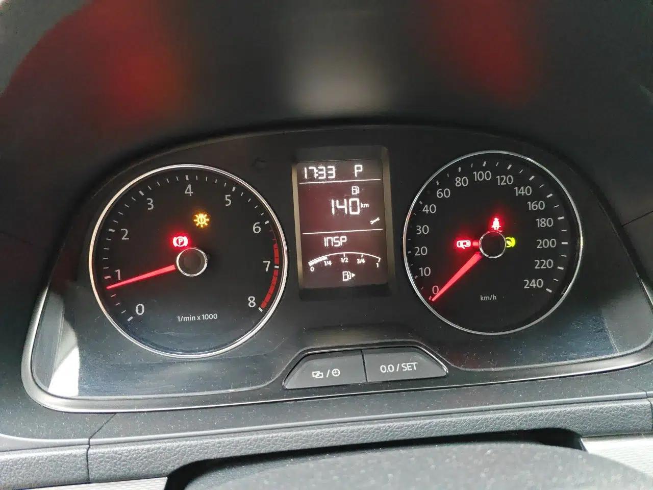 Volkswagen Gran Lavida 2013 1.6L Automatic Comfort Model — миниатюра 12