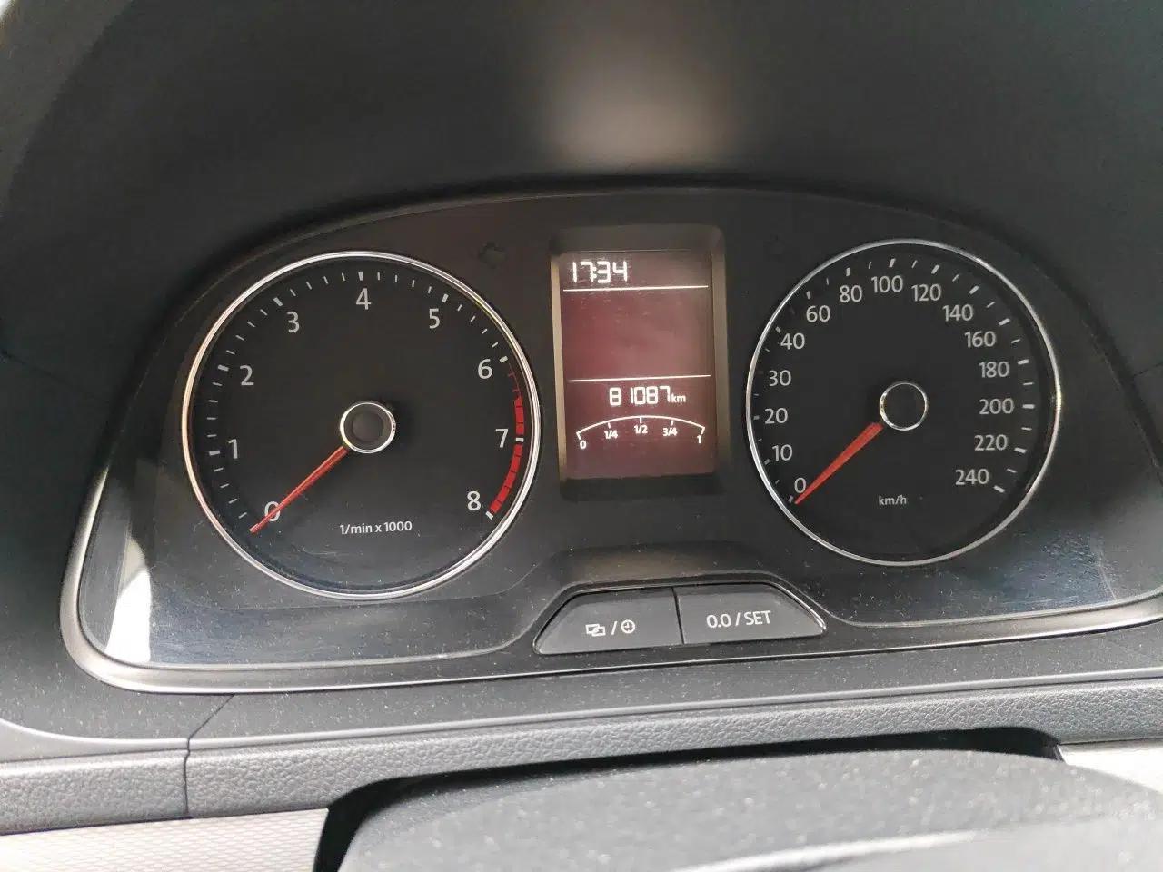 Volkswagen Gran Lavida 2013 1.6L Automatic Comfort Model — миниатюра 13