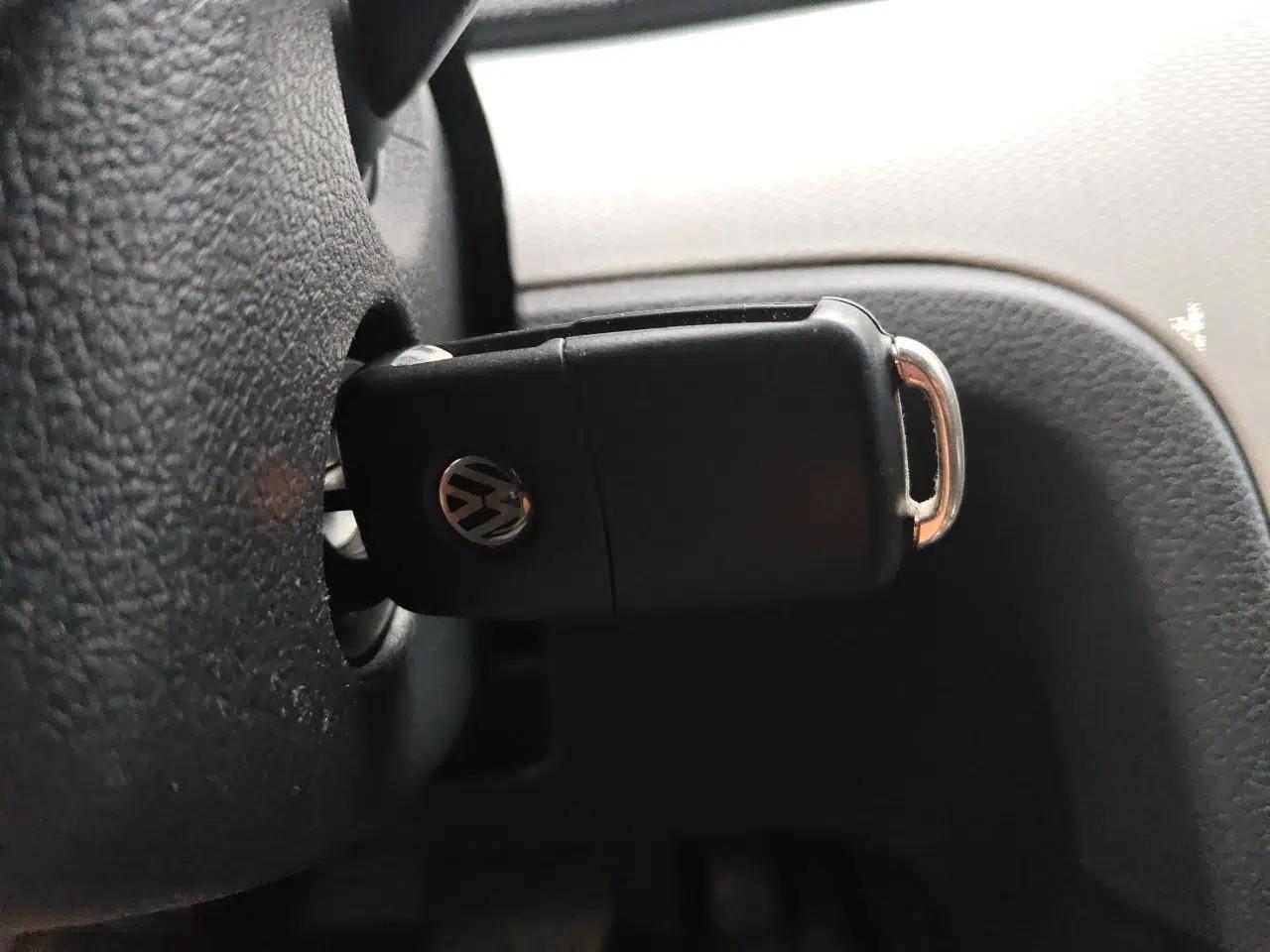 Volkswagen Gran Lavida 2013 1.6L Automatic Comfort Model — миниатюра 9
