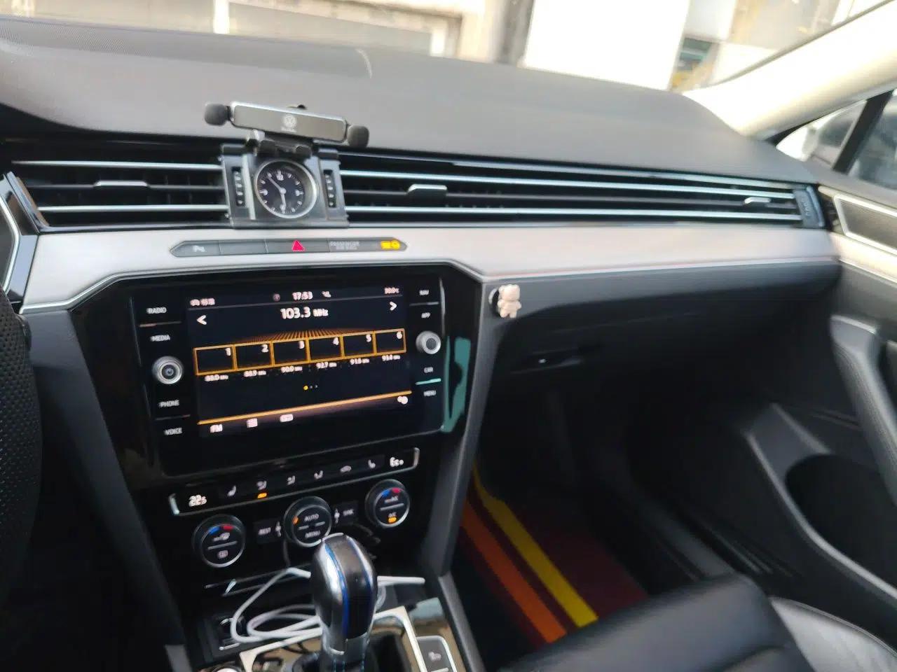 Volkswagen Variant New Energy 2019 GTE model — миниатюра 14