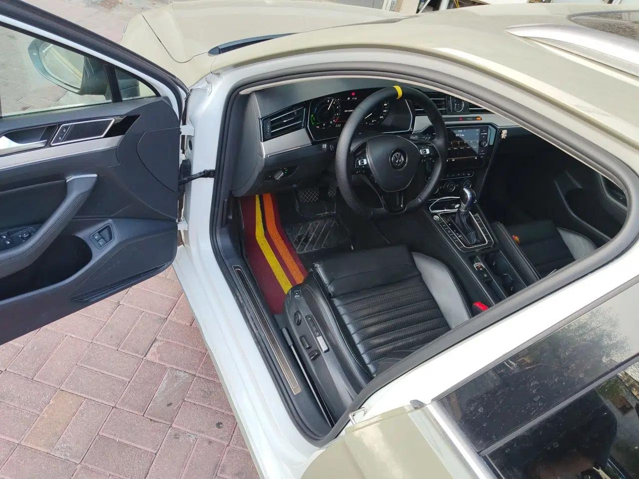 Volkswagen Variant New Energy 2019 GTE model — миниатюра 17