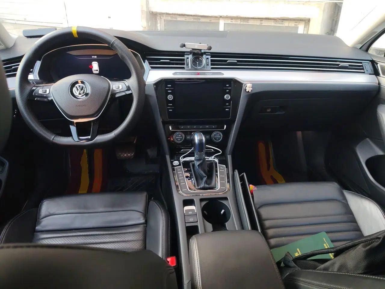 Volkswagen Variant New Energy 2019 GTE model — миниатюра 10