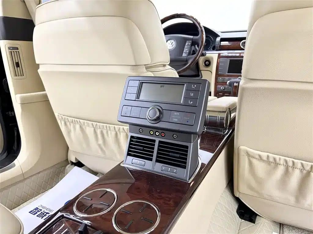 Phaeton 2009 4.2L V8 4-seater Extended Executive Edition — миниатюра 10