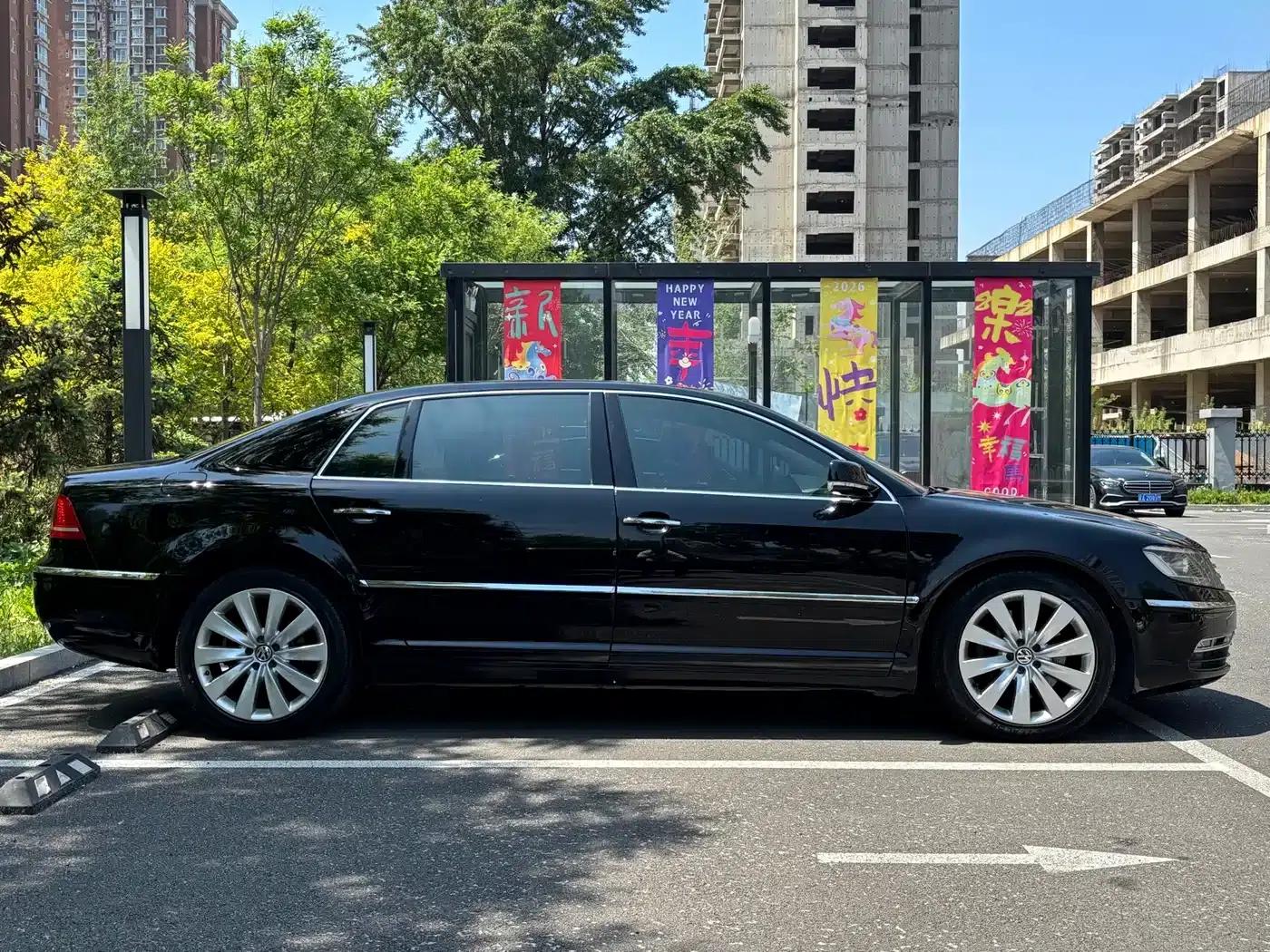 Phaeton 2011 3.6L V6 4-seater Extended Individual Edition — миниатюра 4
