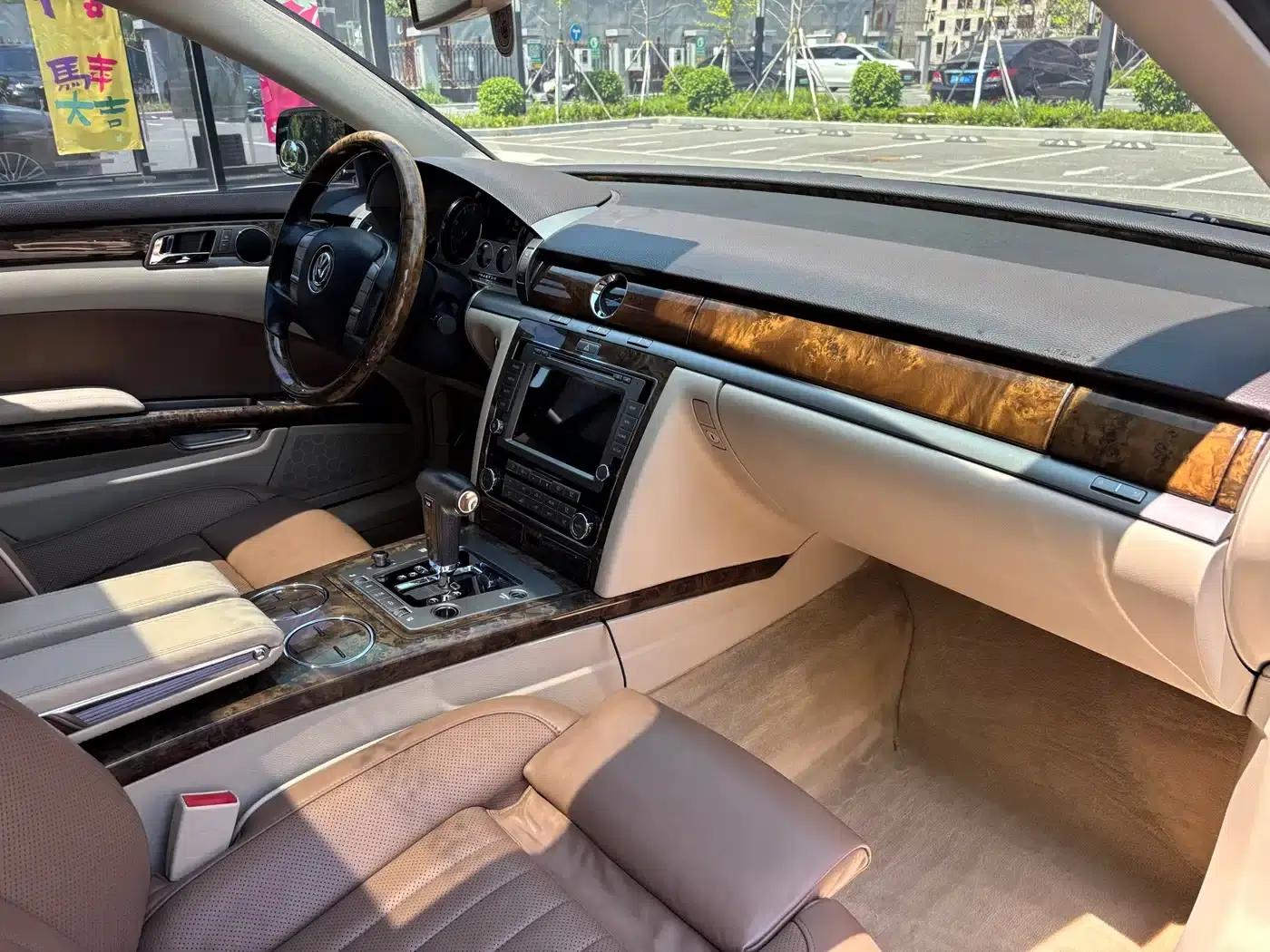 Phaeton 2011 3.6L V6 4-seater Extended Individual Edition — миниатюра 8
