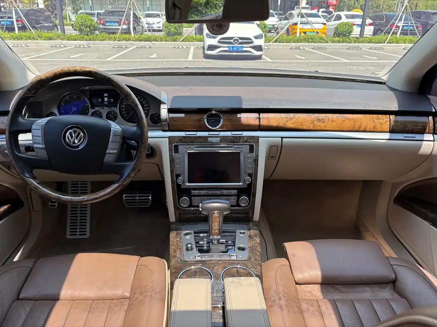 Phaeton 2011 3.6L V6 4-seater Extended Individual Edition — миниатюра 10
