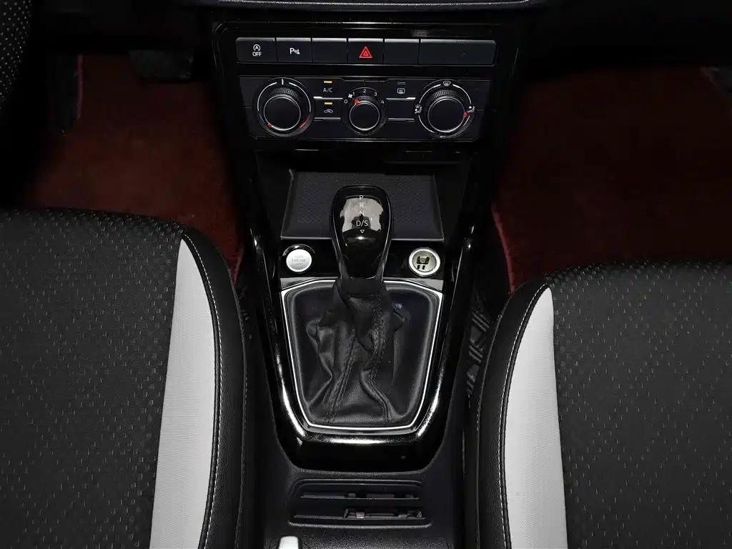 2021 Volkswagen T-Cross 1.5L Automatic Smart Connect Edition — миниатюра 13