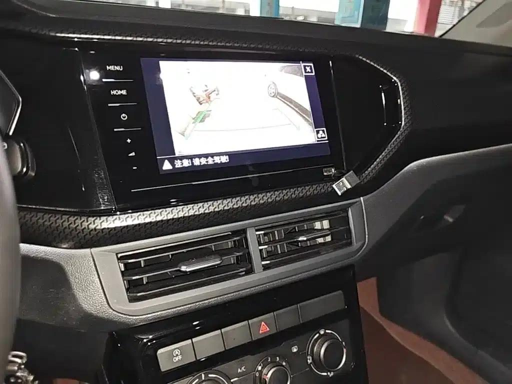 2020 Volkswagen T-Cross 1.5L Automatic R-Line — миниатюра 13