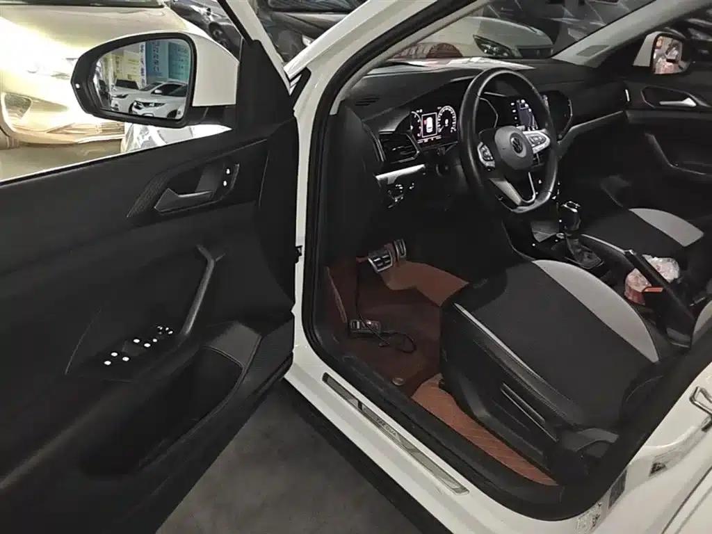 2020 Volkswagen T-Cross 1.5L Automatic R-Line — миниатюра 16