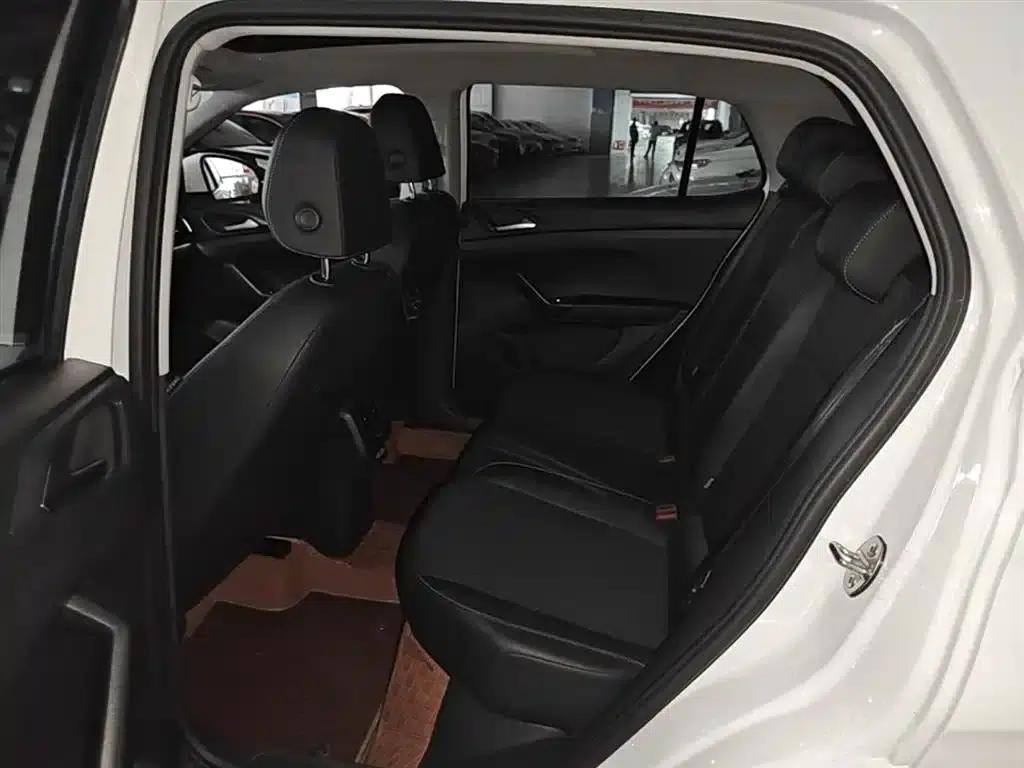 2020 Volkswagen T-Cross 1.5L Automatic R-Line — миниатюра 17
