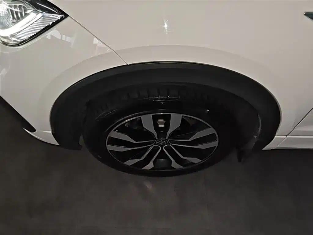 2020 Volkswagen T-Cross 1.5L Automatic R-Line — миниатюра 23