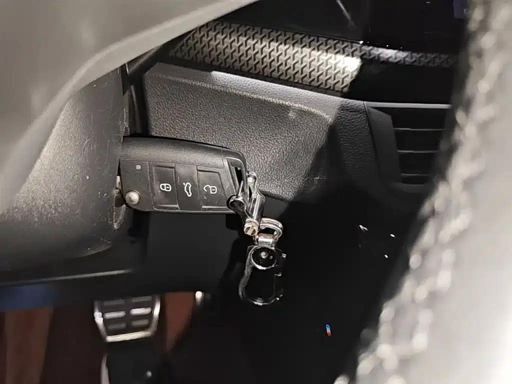 2020 Volkswagen T-Cross 1.5L Automatic R-Line — миниатюра 9