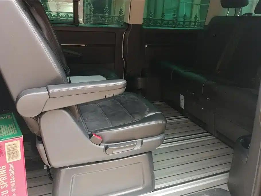 Multivan 2019 2.0TSI 4WD Premium Edition 7-Seater — миниатюра 11