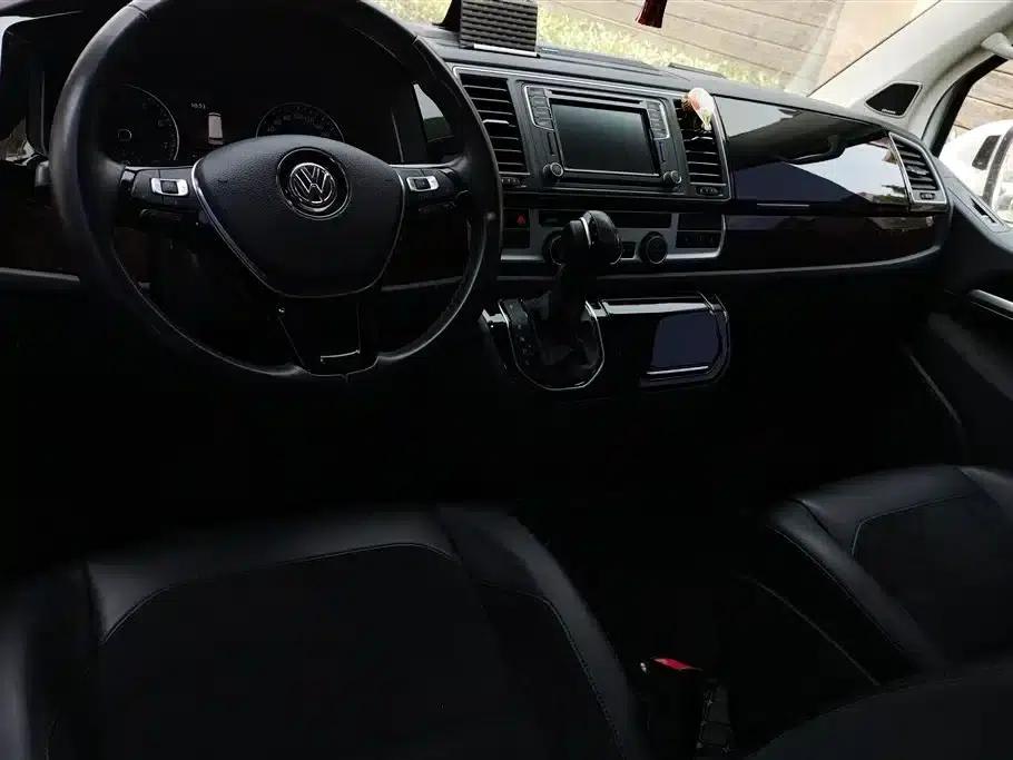 Multivan 2019 2.0TSI 4WD Premium Edition 7-Seater — миниатюра 12