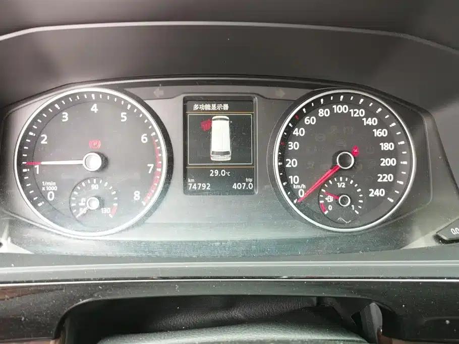 Multivan 2019 2.0TSI 4WD Premium Edition 7-Seater — миниатюра 14