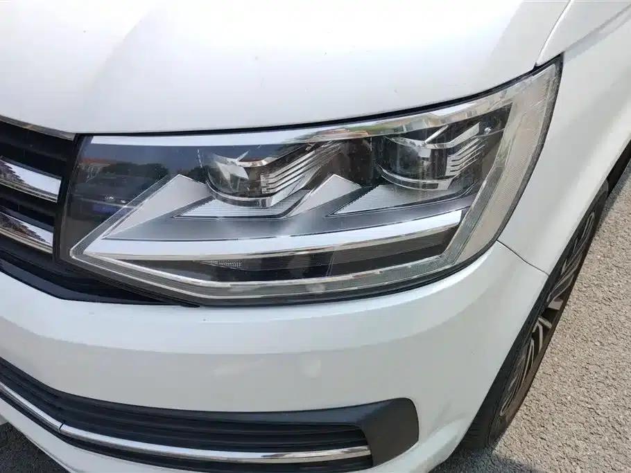 Multivan 2019 2.0TSI 4WD Premium Edition 7-Seater — миниатюра 5