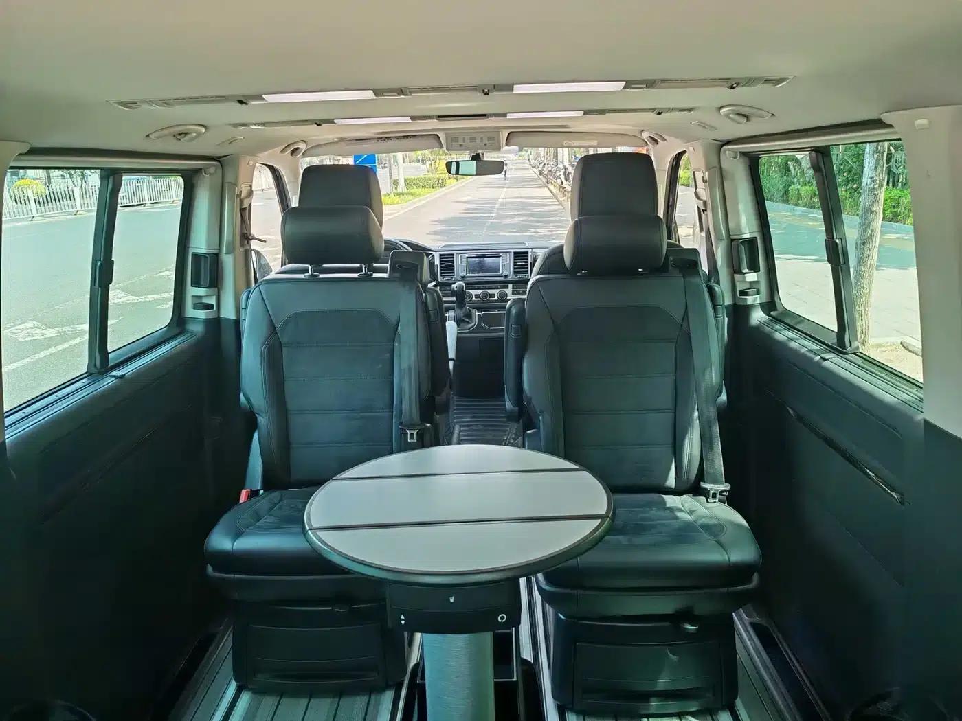 Multivan 2019 2.0TSI 4WD Premium Edition 7-Seater — миниатюра 5