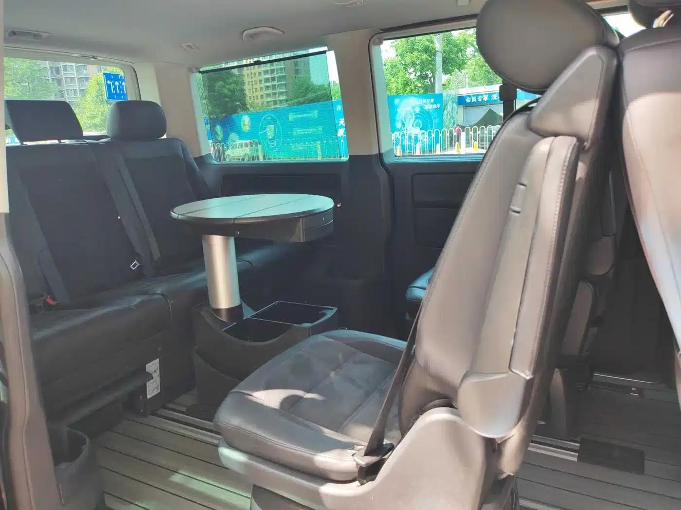 Multivan 2019 2.0TSI 4WD Premium Edition 7-Seater — миниатюра 6