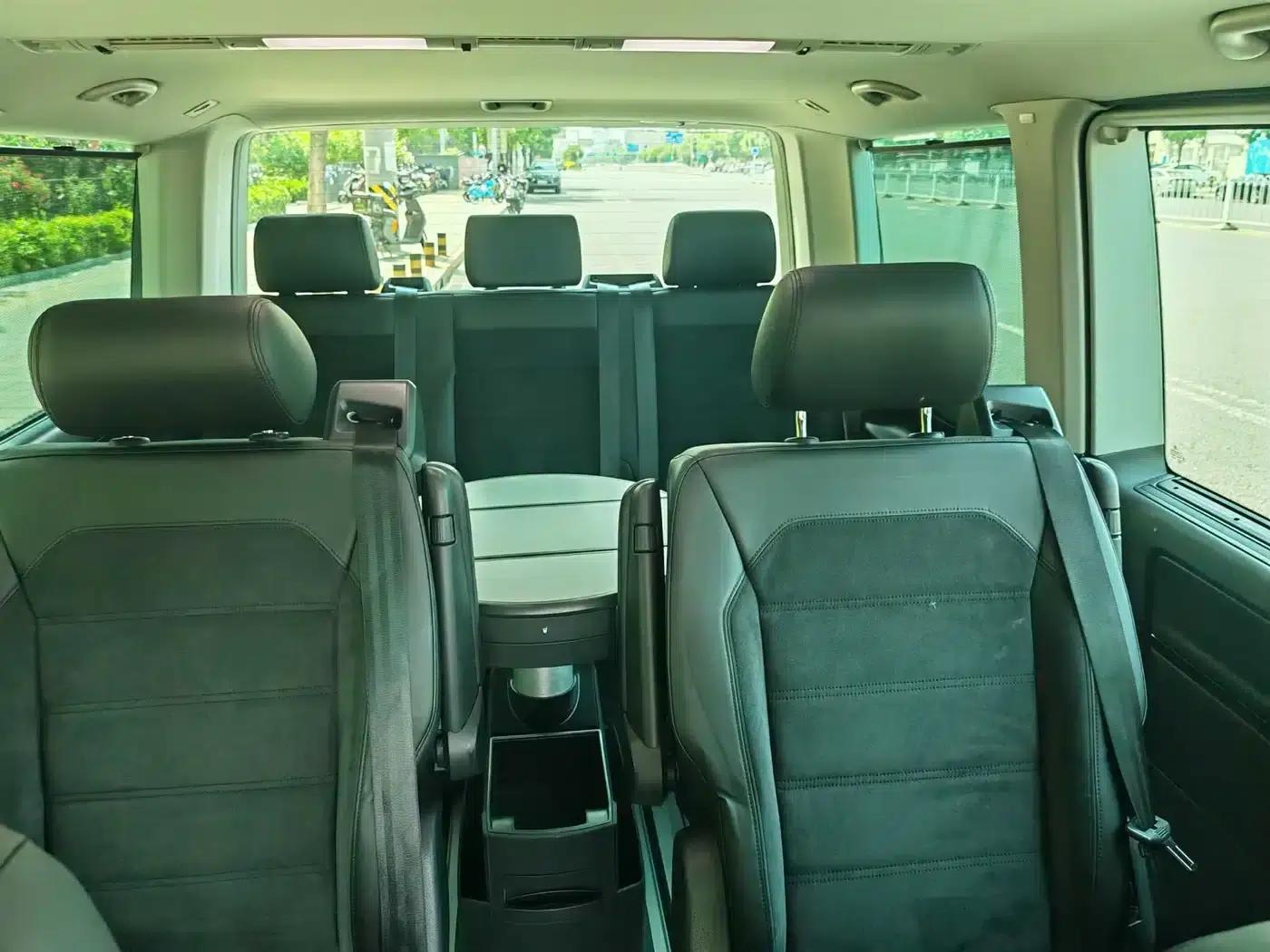 Multivan 2019 2.0TSI 4WD Premium Edition 7-Seater — миниатюра 7