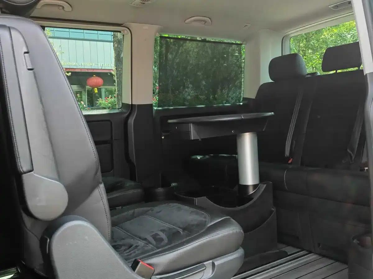 Multivan 2019 2.0TSI 4WD Premium Edition 7-Seater — миниатюра 8