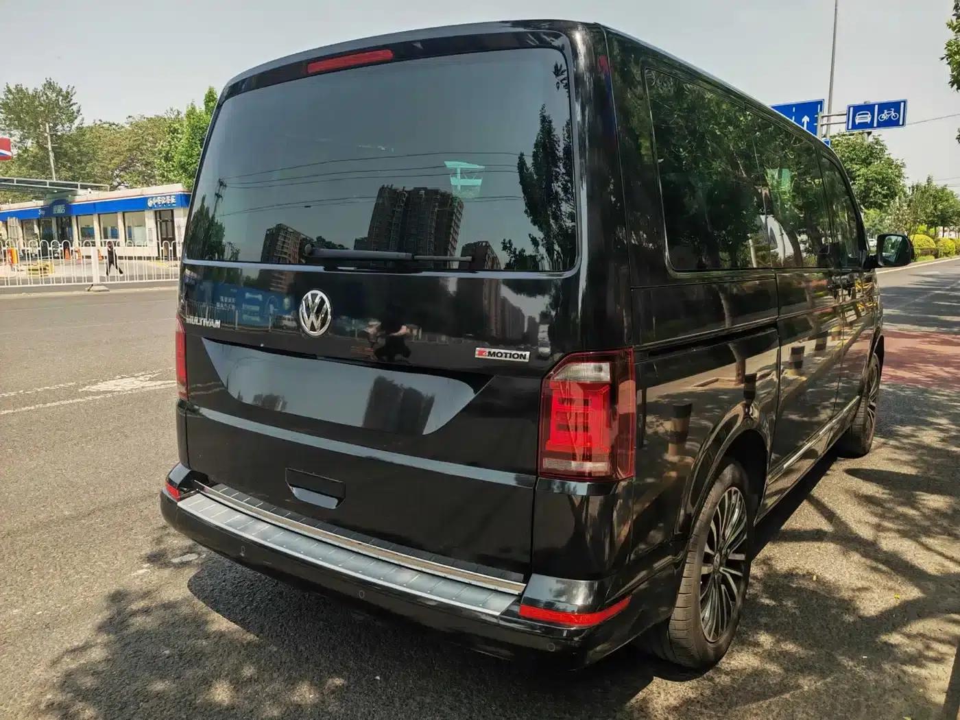 Multivan 2019 2.0TSI 4WD Premium Edition 7-Seater — миниатюра 9