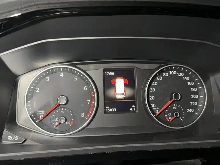 Multivan 2016 2.0TSI 4WD Premium Edition 7-Seater — миниатюра 2