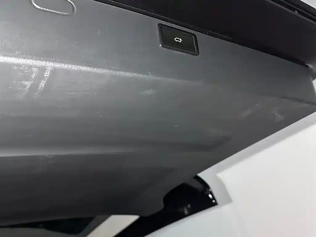 Multivan 2016 2.0TSI 4WD Premium Edition 7-Seater — миниатюра 11