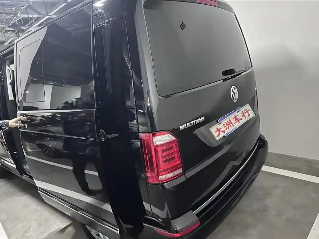 Multivan 2016 2.0TSI 4WD Premium Edition 7-Seater — миниатюра 16