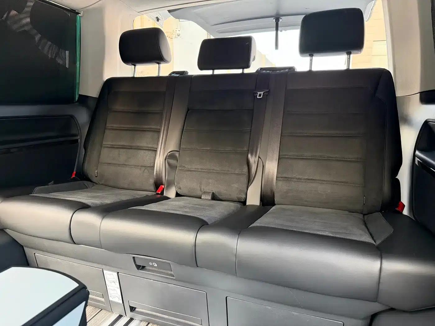 Multivan 2018 2.0TSI 4WD Premium Edition 7-Seater — миниатюра 18