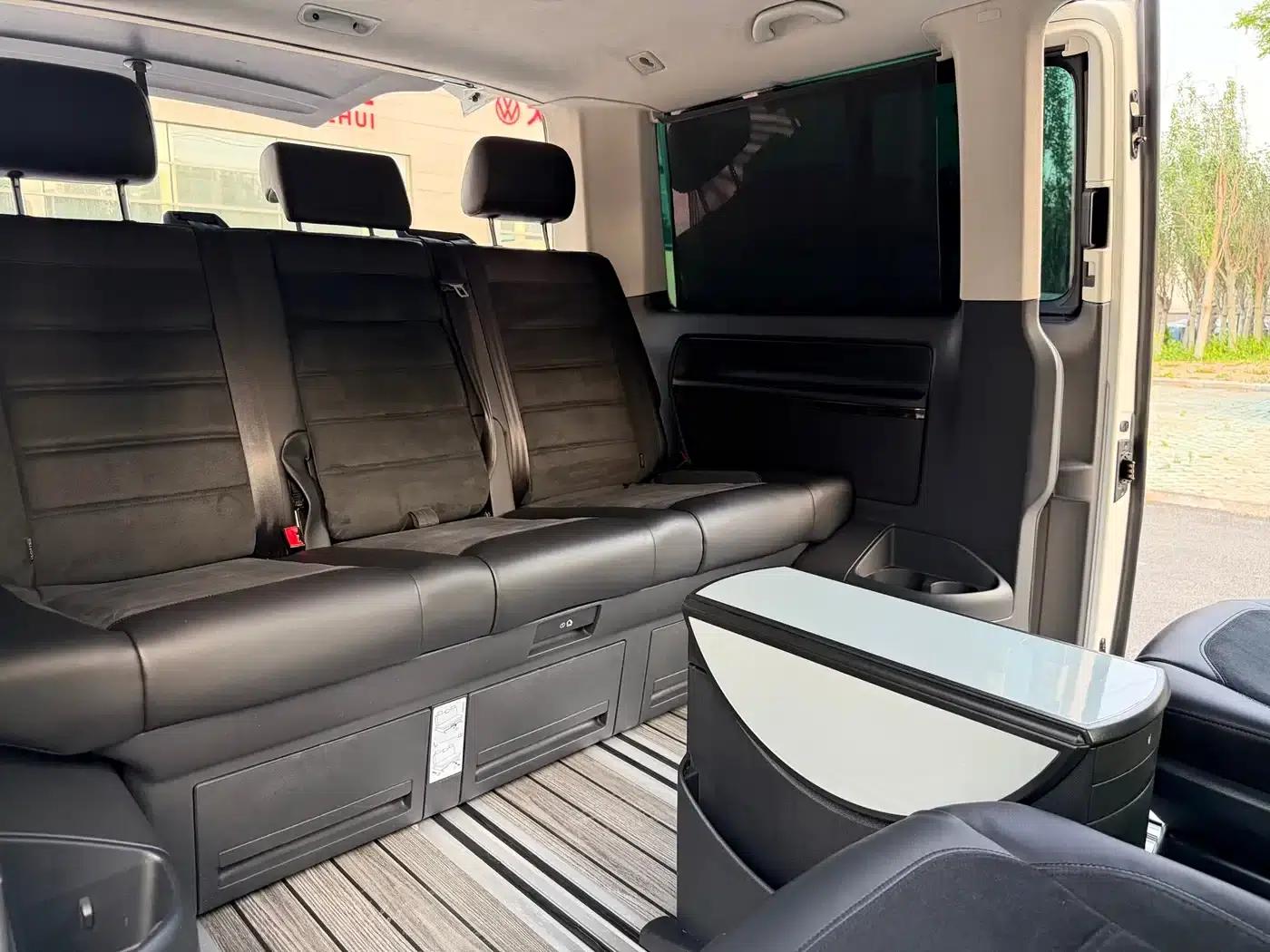 Multivan 2018 2.0TSI 4WD Premium Edition 7-Seater — миниатюра 19
