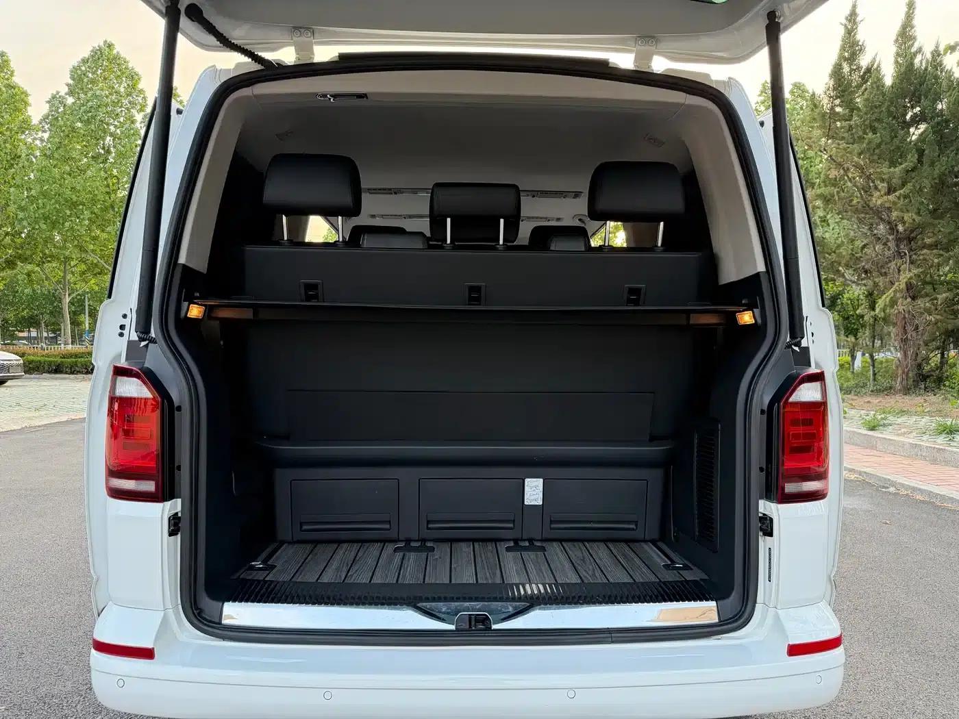 Multivan 2018 2.0TSI 4WD Premium Edition 7-Seater — миниатюра 21