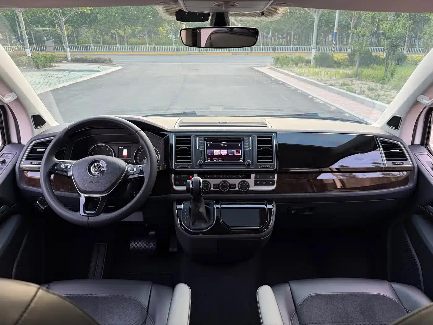 Multivan 2018 2.0TSI 4WD Premium Edition 7-Seater — миниатюра 7