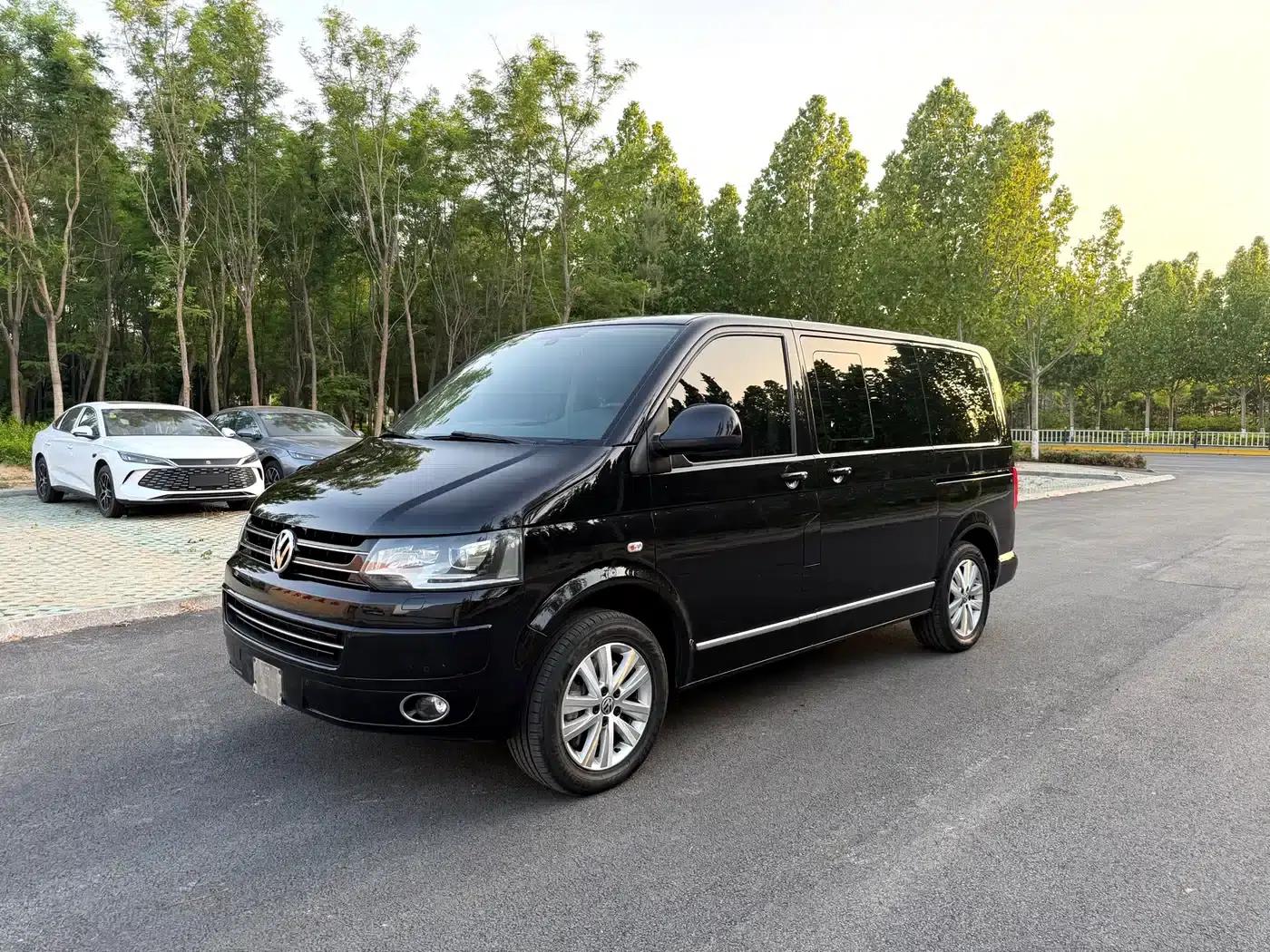 2014 Multivan 2.0TSI AWD Executive Edition — миниатюра 1