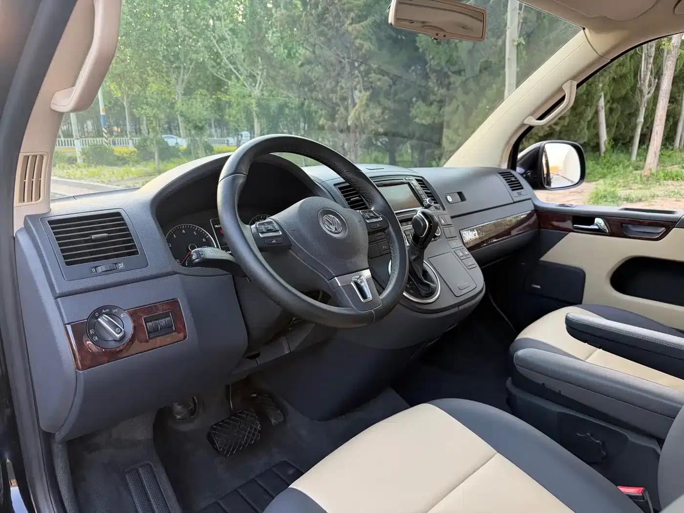 2014 Multivan 2.0TSI AWD Executive Edition — миниатюра 11