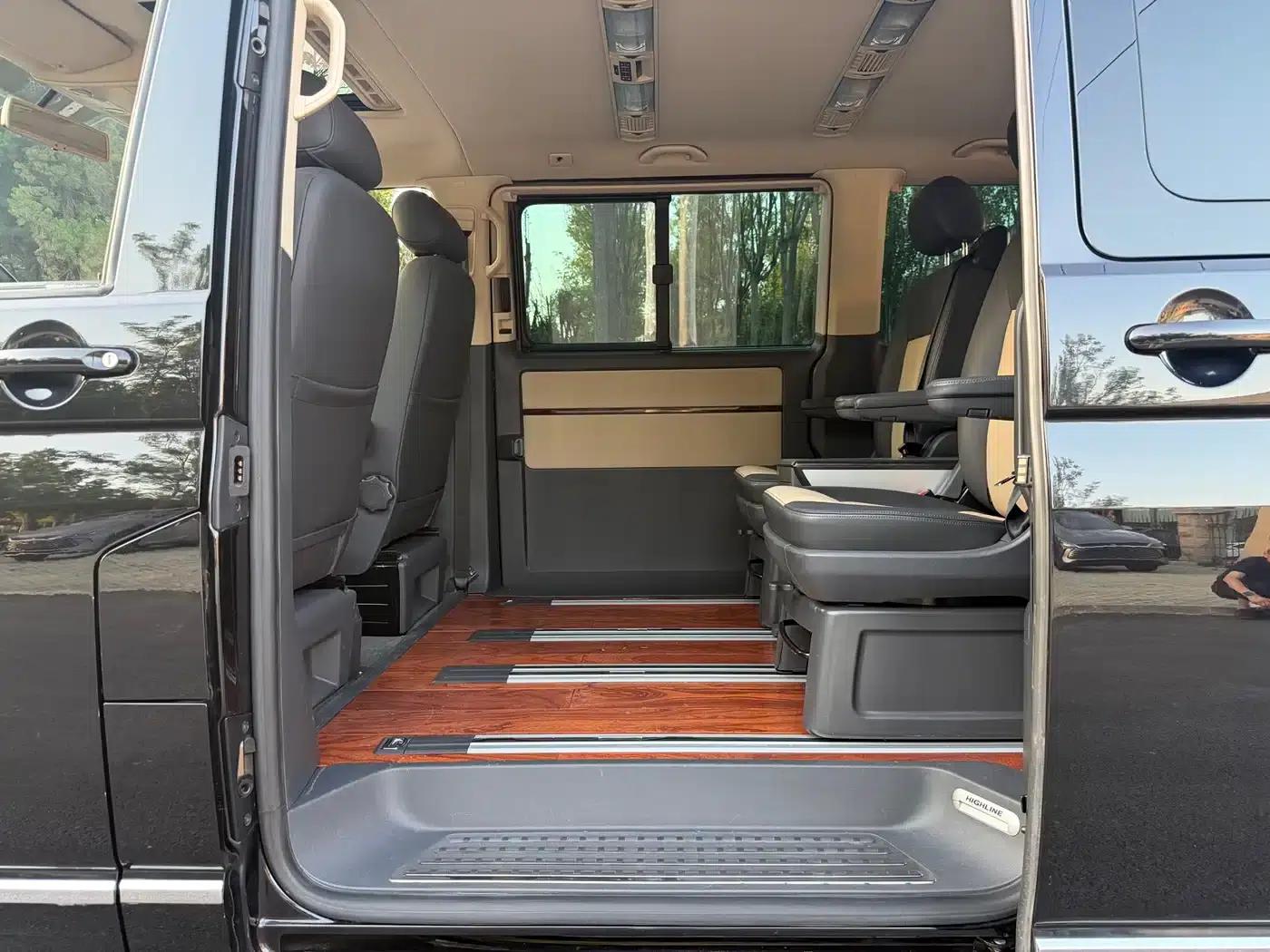 2014 Multivan 2.0TSI AWD Executive Edition — миниатюра 14