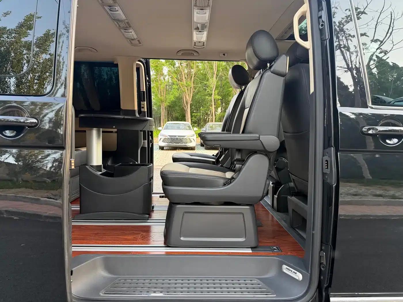 2014 Multivan 2.0TSI AWD Executive Edition — миниатюра 15