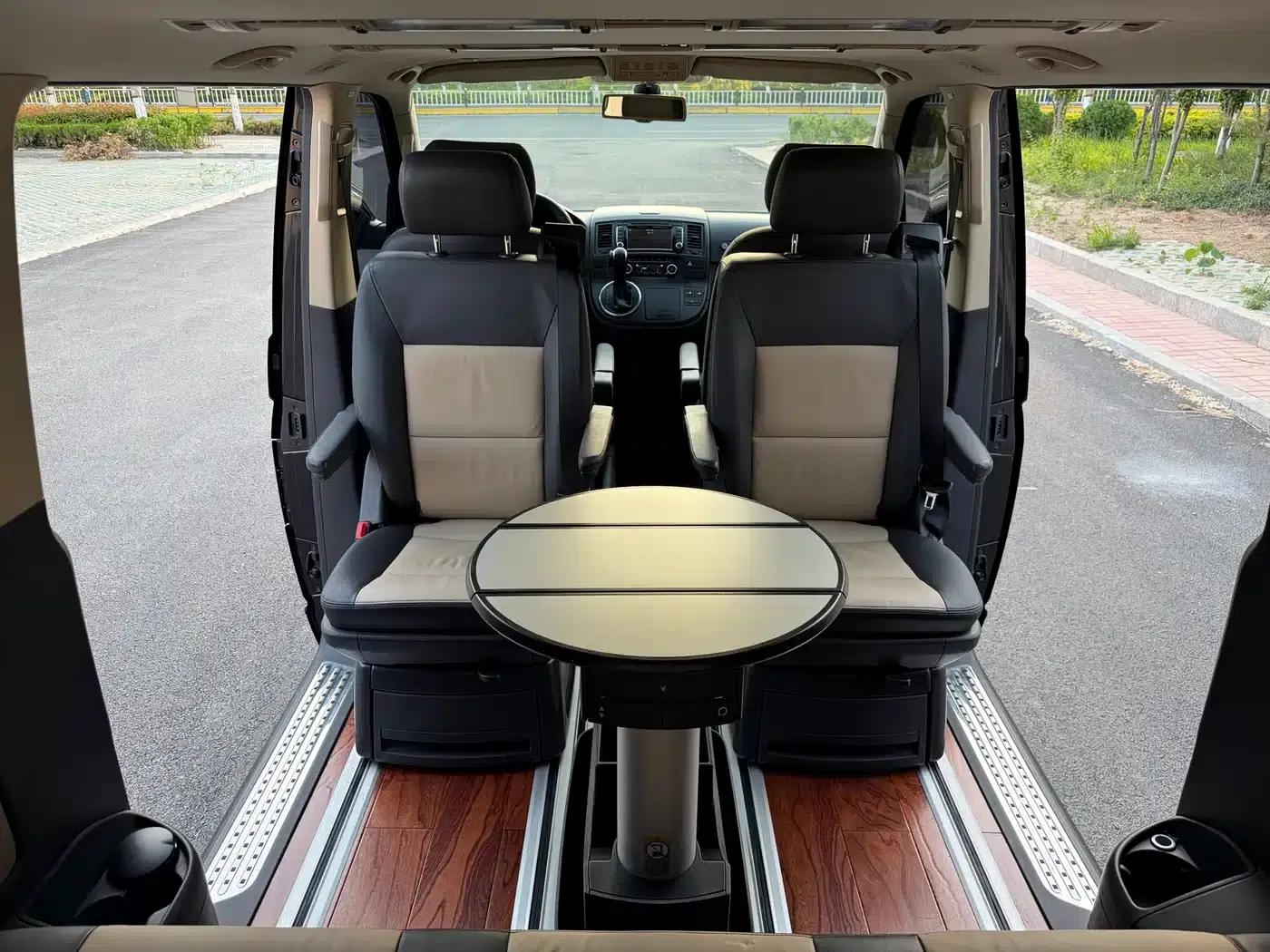 2014 Multivan 2.0TSI AWD Executive Edition — миниатюра 17