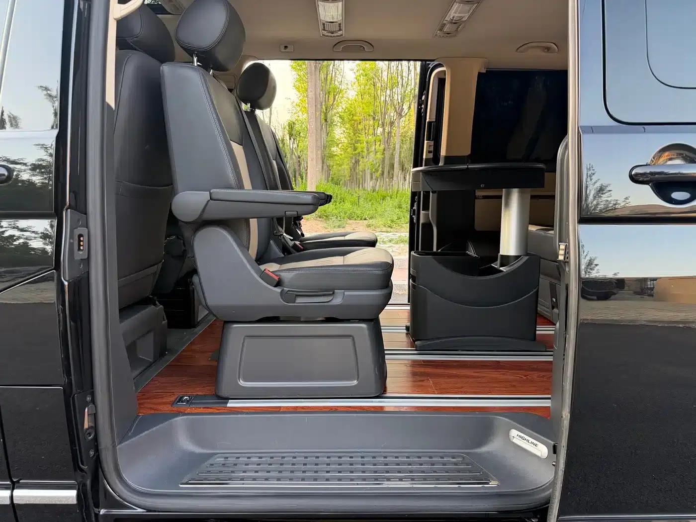 2014 Multivan 2.0TSI AWD Executive Edition — миниатюра 18