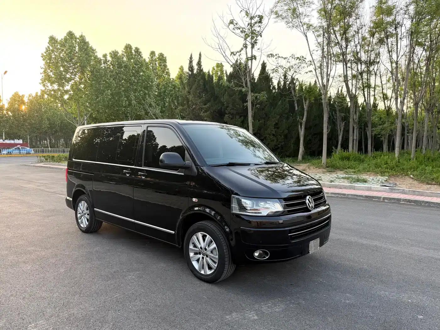 2014 Multivan 2.0TSI AWD Executive Edition — миниатюра 3