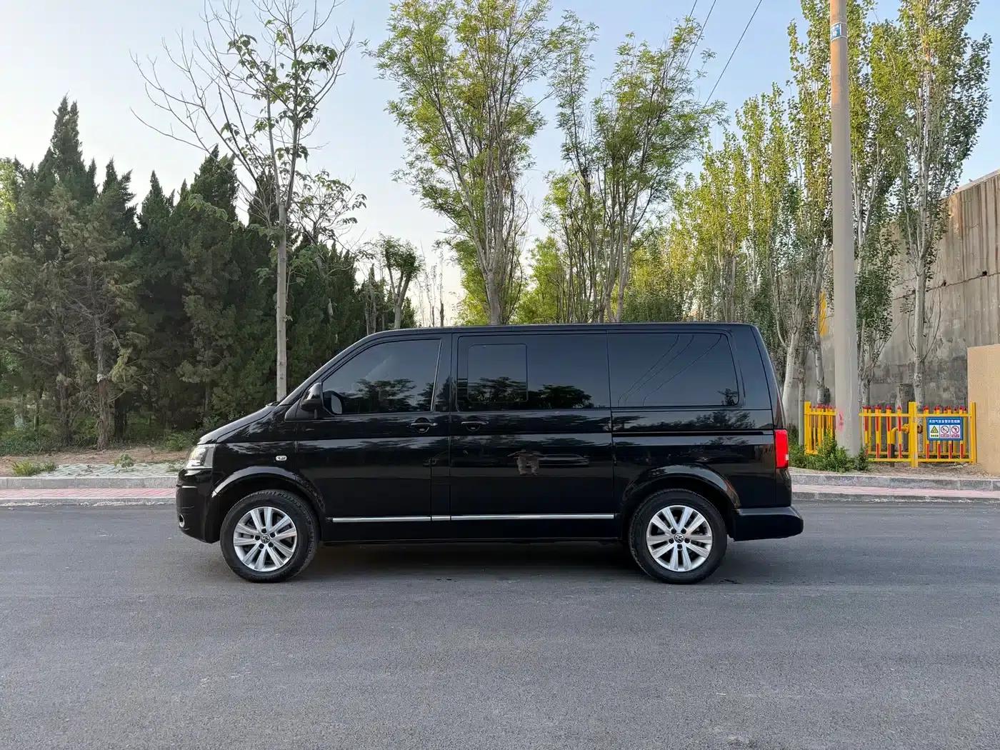 2014 Multivan 2.0TSI AWD Executive Edition — миниатюра 4