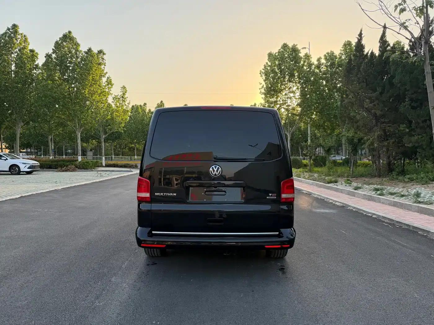 2014 Multivan 2.0TSI AWD Executive Edition — миниатюра 6
