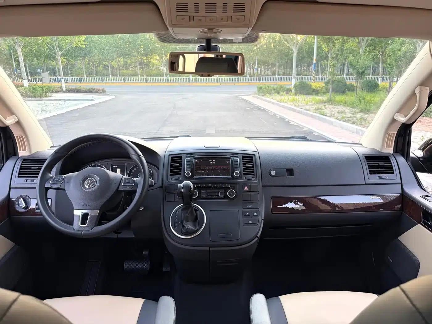 2014 Multivan 2.0TSI AWD Executive Edition — миниатюра 7