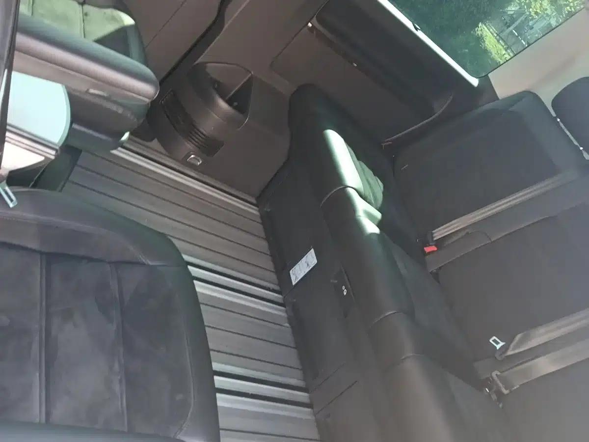 Multivan 2019 2.0TSI 2WD Luxury 7-Seater — миниатюра 4