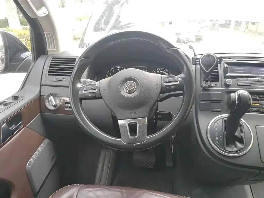 Multivan 2012 2.0TSI 2WD Luxury Edition — миниатюра 3