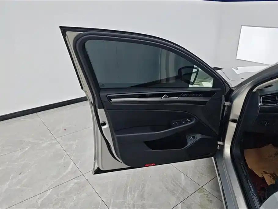 Phideon 2018 Facelift 380TSI 2WD Business Edition — миниатюра 7