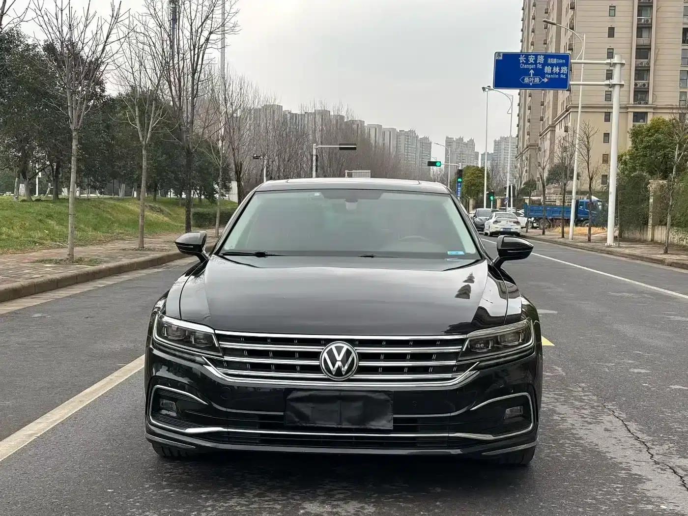Phideon 2021 380TSI Luxury Edition — миниатюра 2