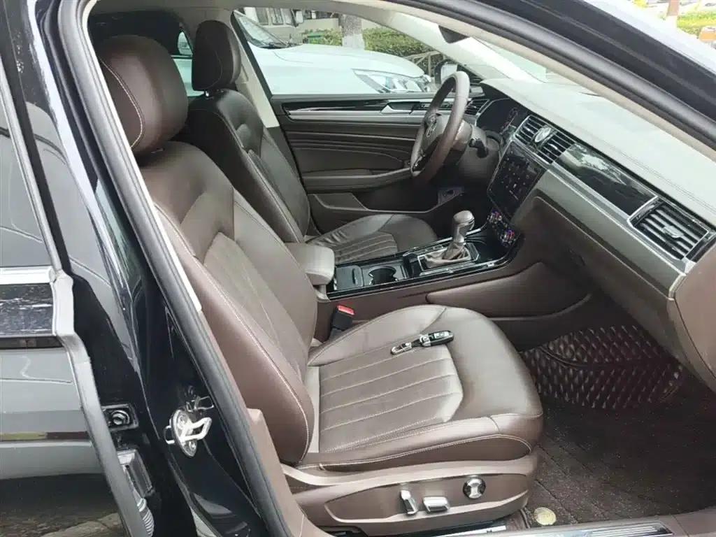 Phideon 2021 380TSI Luxury Edition — миниатюра 25